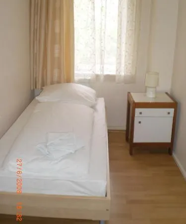 Konukevi Koelner 2*